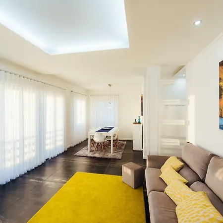 Apartament T4 Luis Nazaré