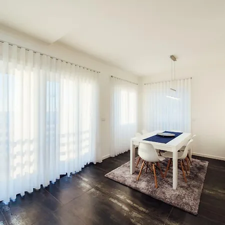 Apartament T4 Luis Nazaré