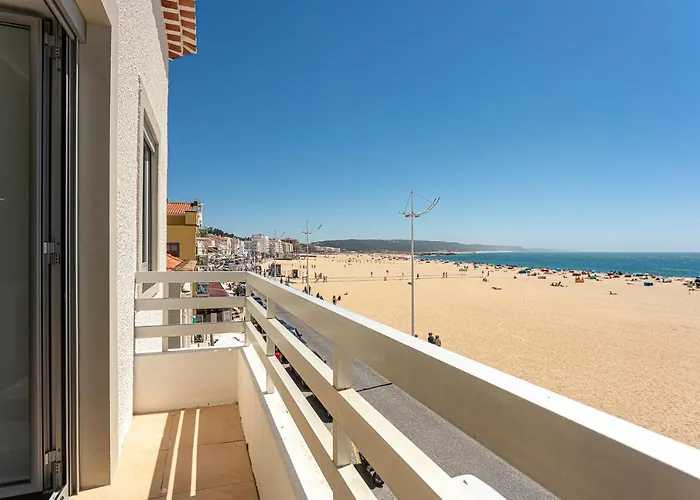 T4 Luis דירה נאזרה