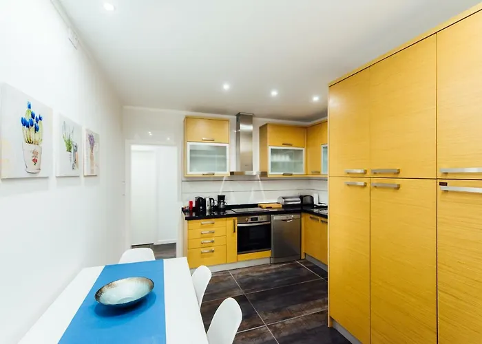 T4 Luis * נאזרה