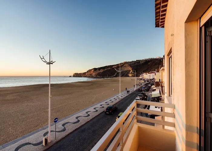 T4 Luis * נאזרה