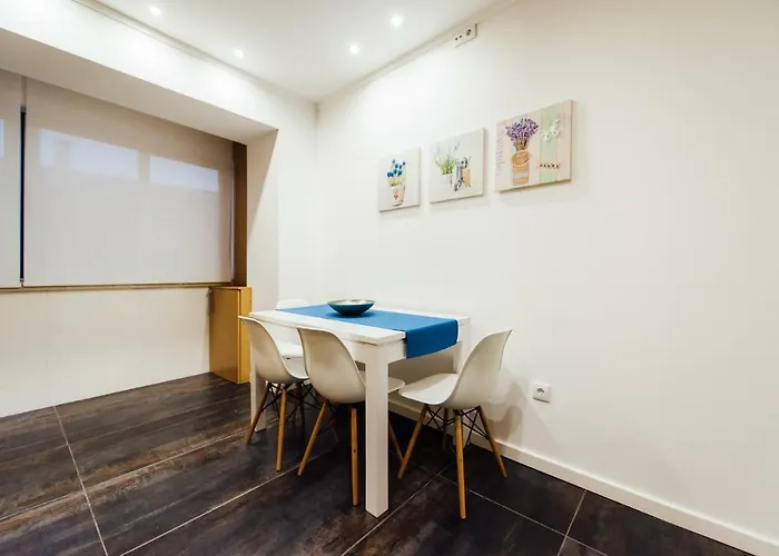 T4 Luis דירה נאזרה