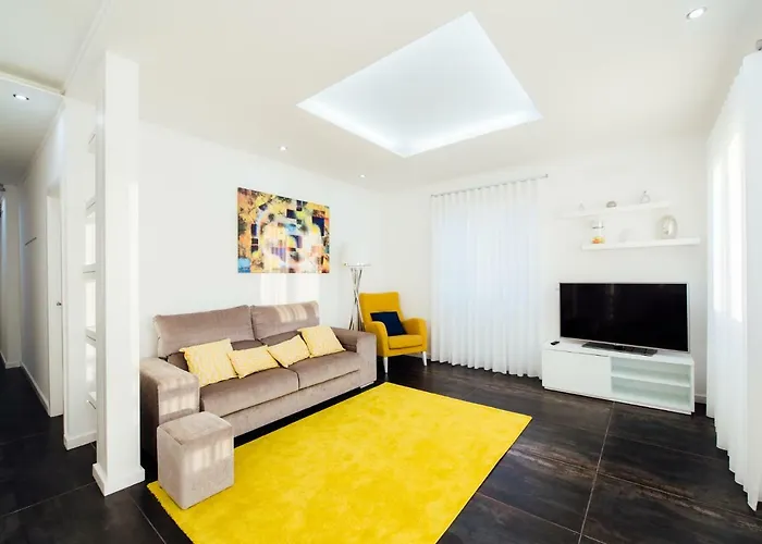 T4 Luis דירה נאזרה