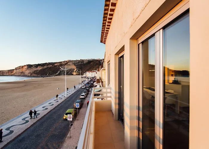 T4 Luis דירה נאזרה